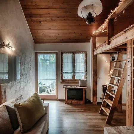 Casa Edera By Quokka 360 - Typical Romantic Wooden House Apartment *