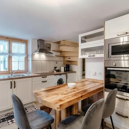 Casa Edera By Quokka 360 - Typical Romantic Wooden House דירה