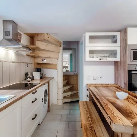 Casa Edera By Quokka 360 - Typical Romantic Wooden House דירה Solduno
